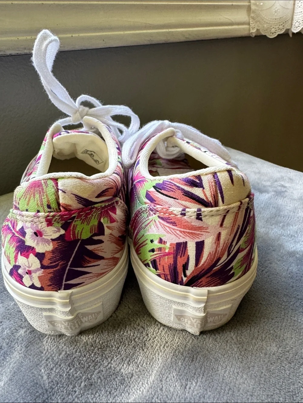 Vans Women's Doheny Platform  